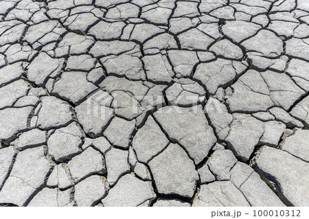 Rainless in countryside. 100010312