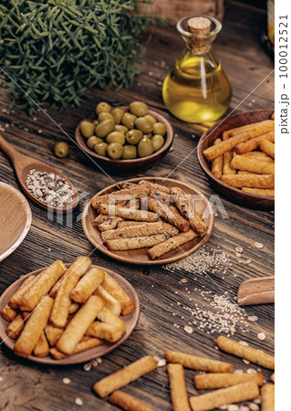 Small crunchy sticks Small crunchy sticks 100012521
