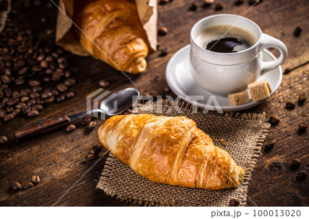 Coffee and croissant Coffee and croissant 100013020