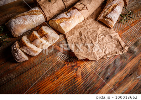 Crusty cereal baguettes 100013662