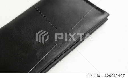 Men's black empty leather wallet with a zip and lots of pocket. Leather accessories. Men's black empty leather wallet with a zip and lots of pocket. Leather accessories. 100015407