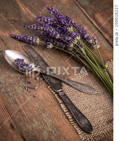 Fresh lavender flowers Fresh lavender flowers 100016227