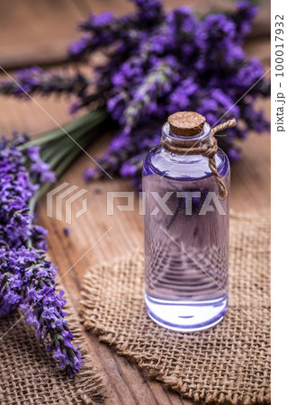 Essential oil Essential oil 100017932