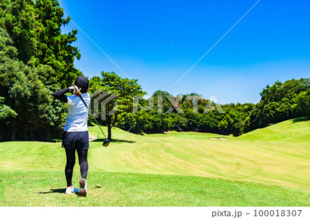 ゴルフ を プレー する 日本人 女性 ゴルファー 【 golf の イメージ 】 ゴルフ を プレー する 日本人 女性 ゴルファー 【 golf の イメージ 】 100018307