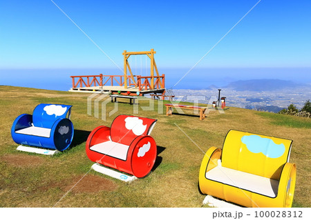 【香川県】晴天の雲辺寺山頂公園（天空のブランコ・フォトフレーム） 100028312