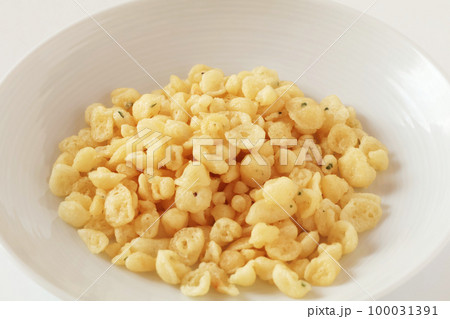 皿の上の揚げ玉 100031391