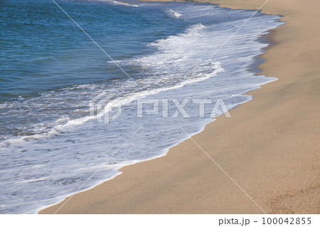 〈鳥取県〉冬の皆生海岸　打ち寄せる波　2月 100042855