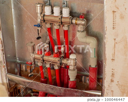 Underfloor heating installation Underfloor heating installation 100046447