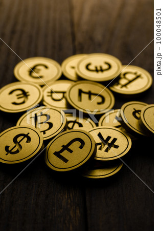 資産　お金　コイン 100048501