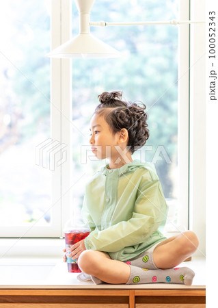 一人 1人 子供 100052343