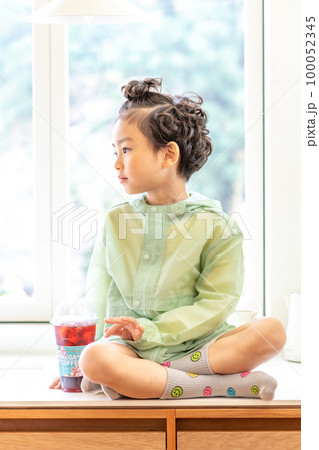 一人 1人 子供 100052345