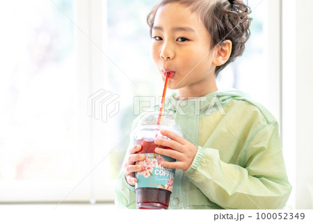 一人 1人 子供 100052349