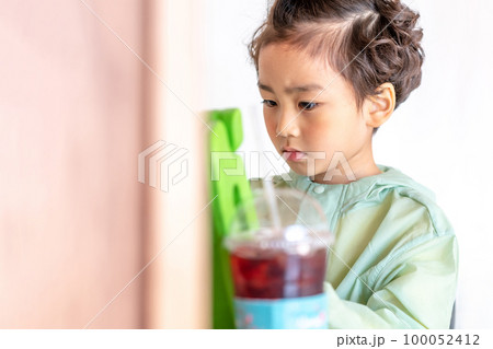一人 1人 子供 100052412