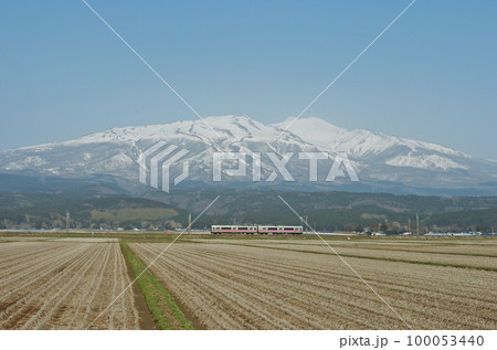 羽越本線　遊佐ー吹浦　JR東日本　701系（秋田） 100053440
