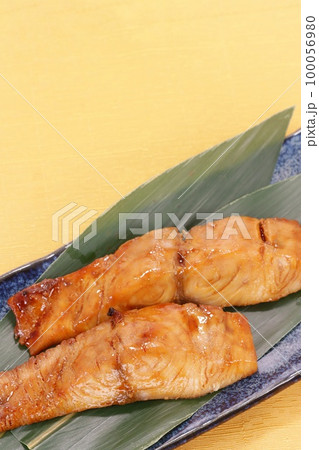 シイラの照り焼き　魚料理　2切れ　おかず 100056980