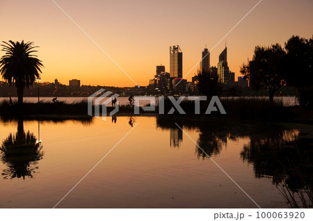 ため息が出るほど美しいパースの夕暮れ ため息が出るほど美しいパースの夕暮れ 100063920