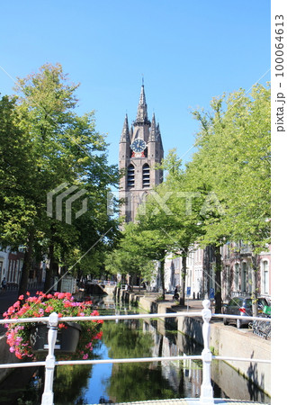 オランダ デルフト 旧市街と運河 オランダ デルフト 旧市街と運河 100064613