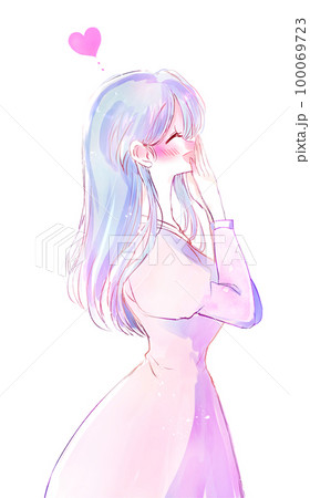 恋する笑顔の女性 100069723