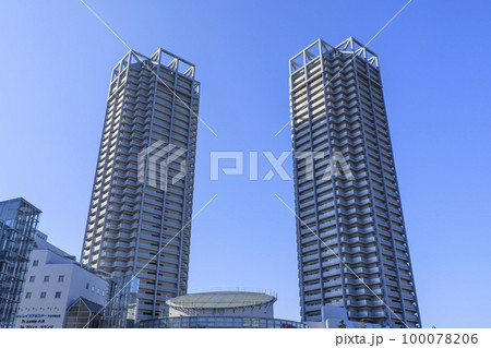 大阪府泉大津市　南海本線泉大津駅前のアルザ泉大津 100078206