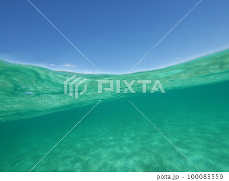 caribbean sea split level ocean 100083559