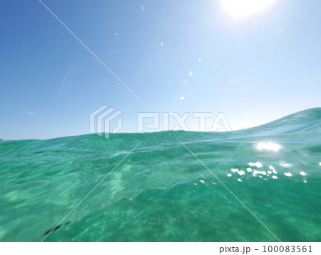 caribbean sea split level ocean 100083561