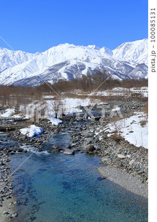 冬の白馬　快晴の北アルプス 100085131