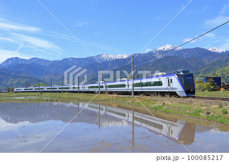 大糸線の5月　特急あずさ 100085217