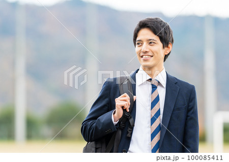 高校生　男子　学校 100085411