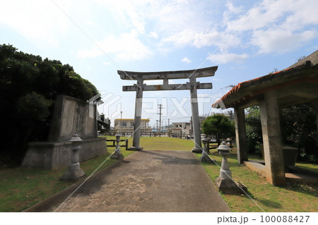 沖縄 宮古島市 伊良部島佐良浜集落 大主神社 沖縄 宮古島市 伊良部島佐良浜集落 大主神社 100088427