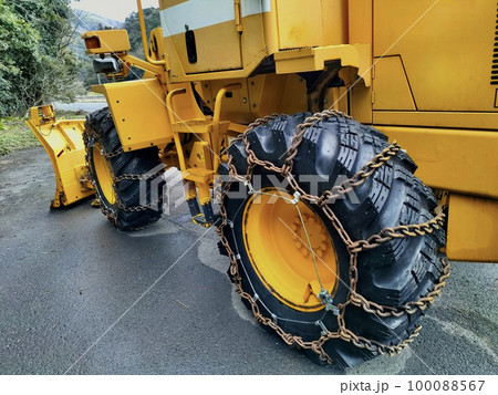 待機中の除雪車 100088567