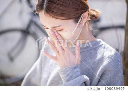 花粉症　Hay Fever 100089495