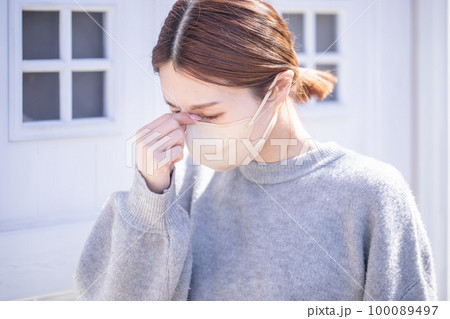 花粉症　Hay Fever 100089497