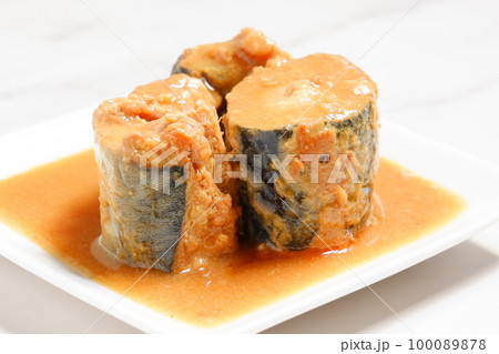 新鮮なサバを味噌で煮込んだサバの味噌煮 100089878