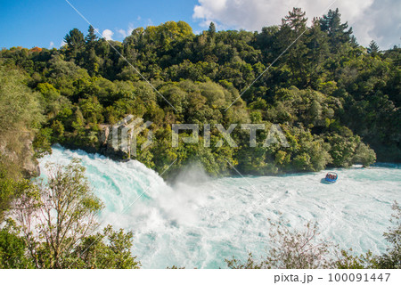 Huka Falls the most iconic tourist attraction in North Island of New Zealand. 100091447