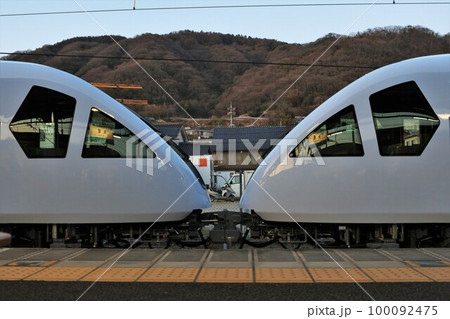 【東武】N100系〜SPACIA X〜の先頭車 100092475