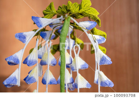 つまみ細工 藤の花 さがり藤 裏側 つまみ細工 藤の花 さがり藤 裏側 100093708