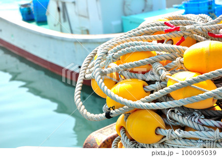 用宗漁港の漁船と漁具 100095039