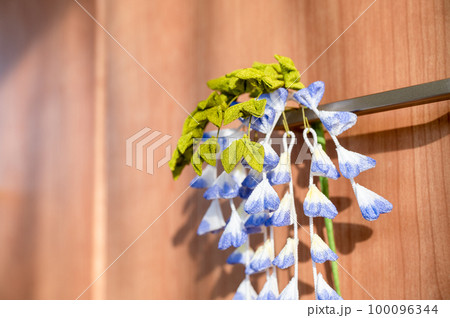 つまみ細工　藤の花　さがり藤 100096344