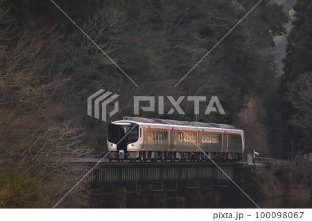 JR東海特急ひだ 100098067