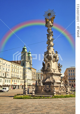 リンツのハウプト広場の三位一体の塔 リンツのハウプト広場の三位一体の塔 100100411