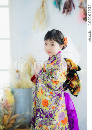 着物の女の子 100102359