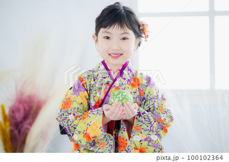 着物の女の子 100102364