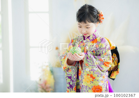 着物の女の子 着物の女の子 100102367