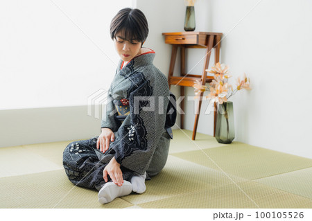 黒の絞りの訪問着 100105526