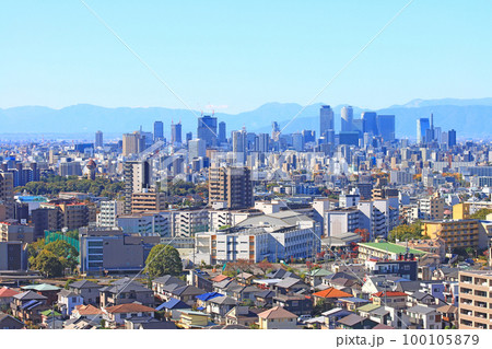 多くの高層ビルが立ち並ぶ名古屋市中心部の風景 多くの高層ビルが立ち並ぶ名古屋市中心部の風景 100105879