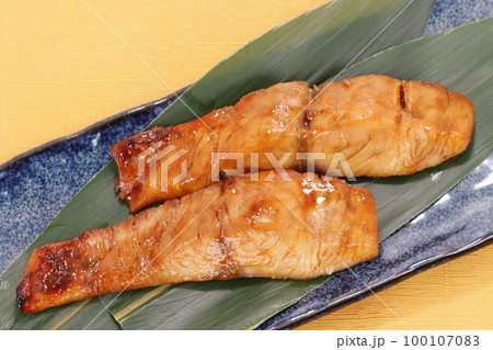 シイラの照り焼き　魚料理　焼き魚　2切れ 100107083