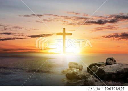 Christian Cross on the lake 100108991