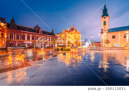 Oradea, Romania - Union Square, famous baroque downtown, historical city in Transylvania. 100113051