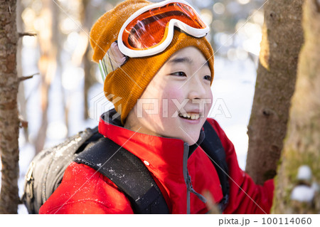 北八ヶ岳にて雪山登山を楽しむ 北八ヶ岳にて雪山登山を楽しむ 100114060
