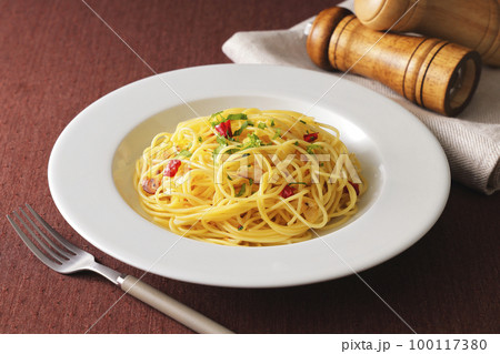 スパゲッティペペロンチーノ 100117380